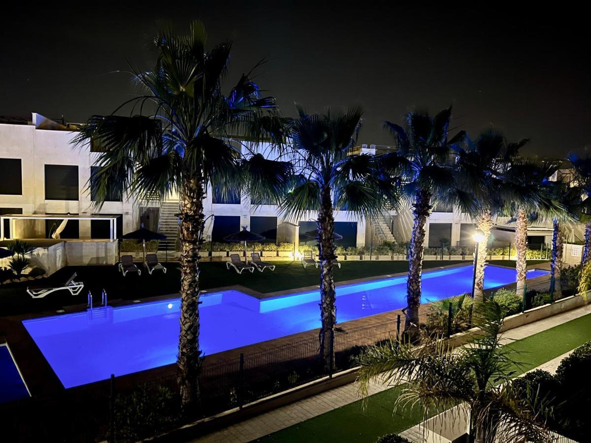 Punta Prima Villa 3 Bedrooms And Solarium Sea View ตอร์เรเวียคา ภายนอก รูปภาพ